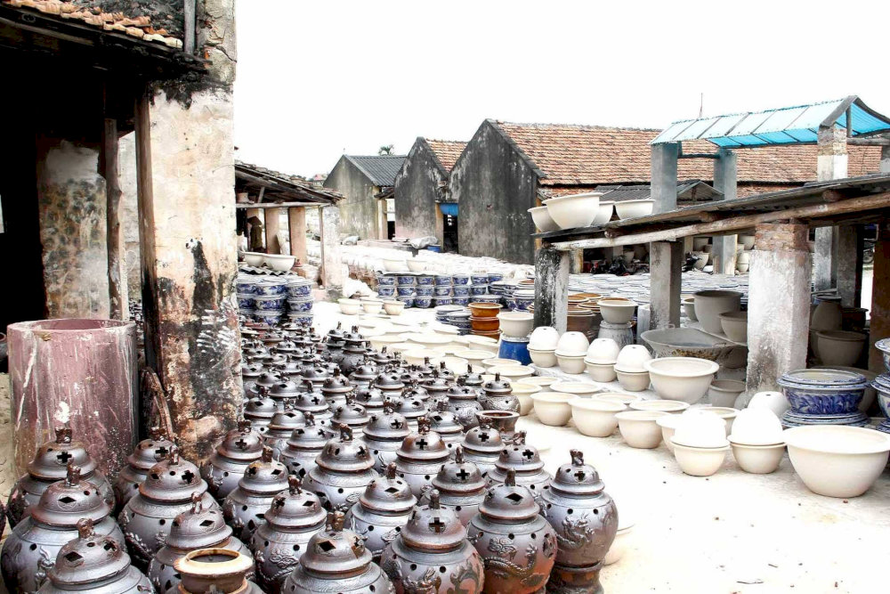 The village's rich cultural heritage and history are still preserved in the form of its ancient pottery techniques